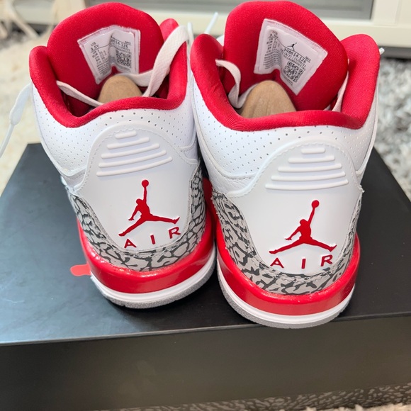 Air Jordan 3 ‘Cardinal Red’ Boys Sneakers - Picture 6 of 10